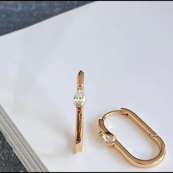 Huggie Earrings 18k Gold Plated Drop Stone Oval Luxury Jewelry - Picture 4 of 10